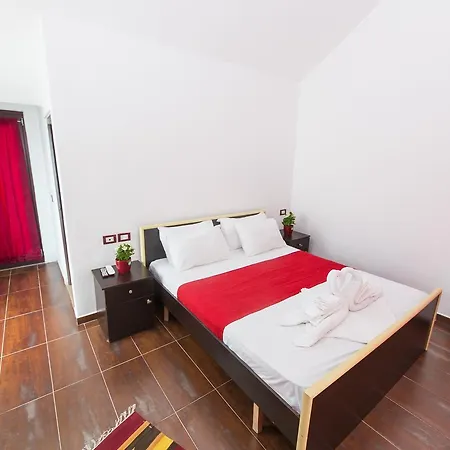 Hildon 아파트호텔 Dhërmi